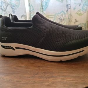 Skechers Go Walk Arch Fit Size 10.5